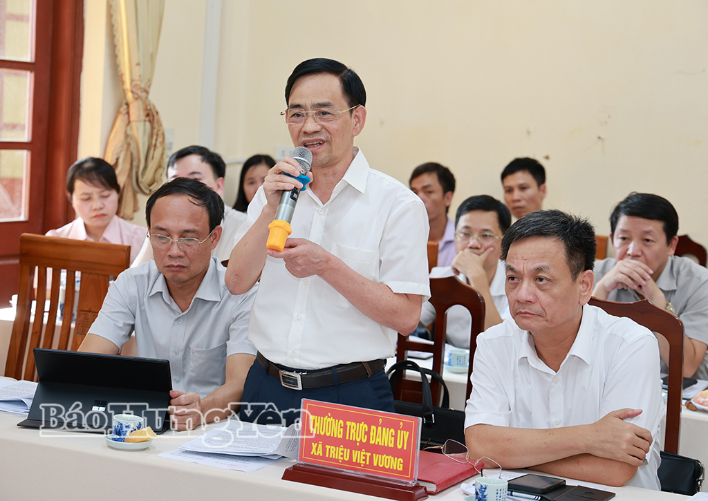 Lãnh đạo xã Triệu Việt Vương phát biểu tại buổi làm việc.
