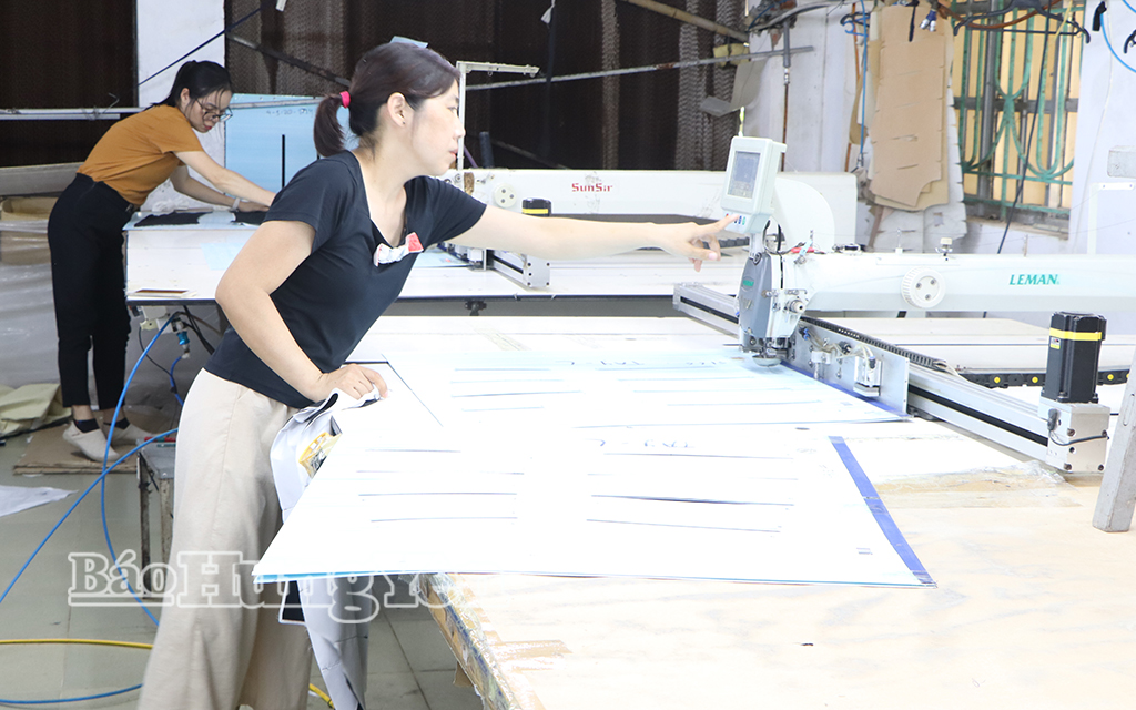 HTX Xí nghiệp Đông Thắng ứng dụng công nghệ số và máy móc hiện đại trongsản xuất.