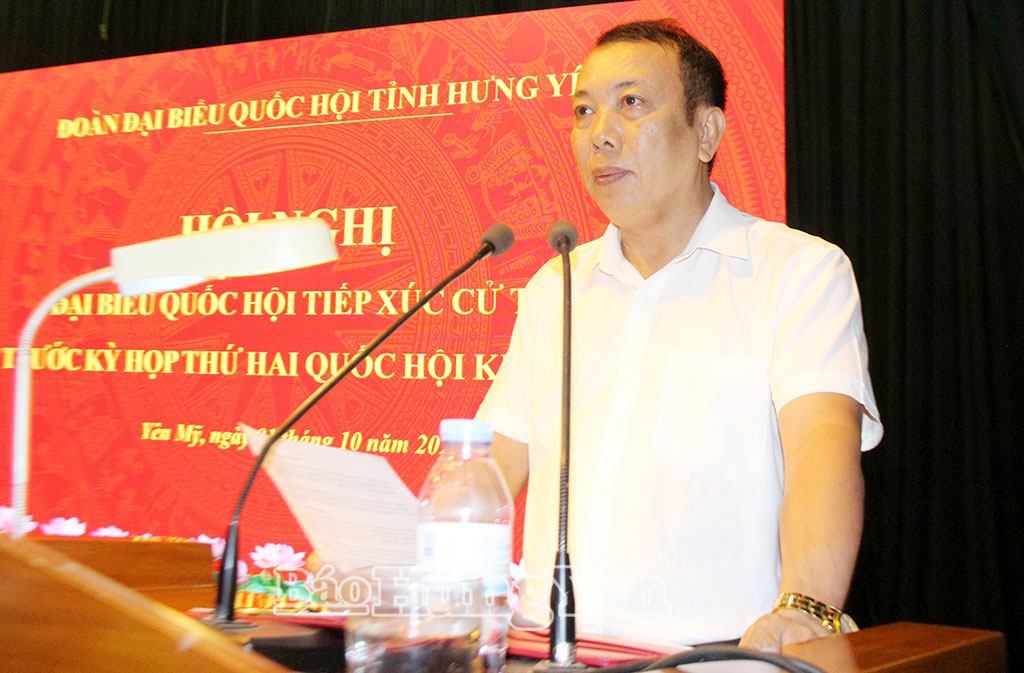 Cử tri xã Yên Mỹ phát biểu ý kiến tại hội nghị.