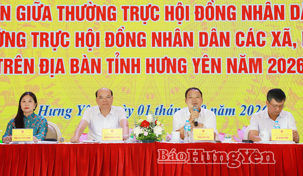 Các đồng chí Thường trực HĐND tỉnh điều hành hội nghị.