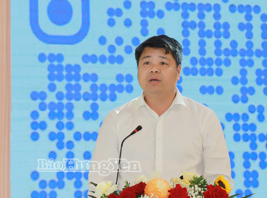 Thường trực HĐND xã Yên Mỹ phát biểu tham luận tại hội nghị.