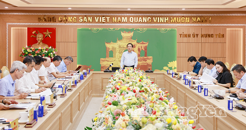 Đồng chí Phạm Quang Ngọc, Ủy viên Ban Chấp hành Trung ương Đảng, Bí thư Tỉnh ủy, Trưởng ban Chỉ đạo tỉnh chủ trì phiên họp.