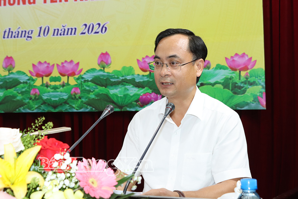  Lãnh đạo Sở Nội vụ phát biểu giải đáp các đề xuất, khó khăn, vướng mắc của Thường trực HĐND các xã, phường.