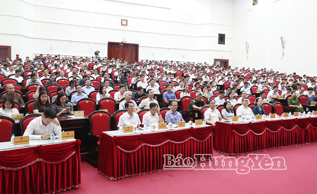 Các đại biểu dự hội nghị.