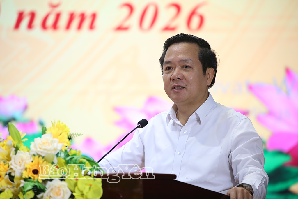 Đồng chí Phạm Quang Ngọc, Ủy viên Ban Chấp hành Trung ương Đảng, Bí thư Tỉnh ủy phát biểu tại hội nghị.