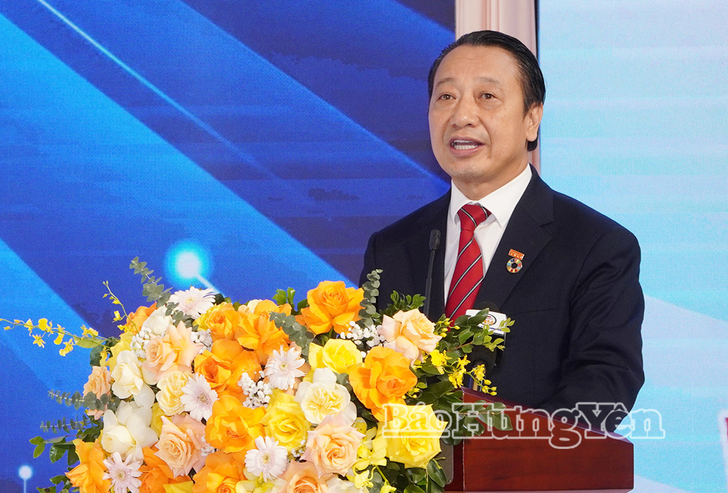 Lãnh đạo Liên đoàn Thương mại và Công nghiệp Việt Nam phát biểu tại hội nghị.