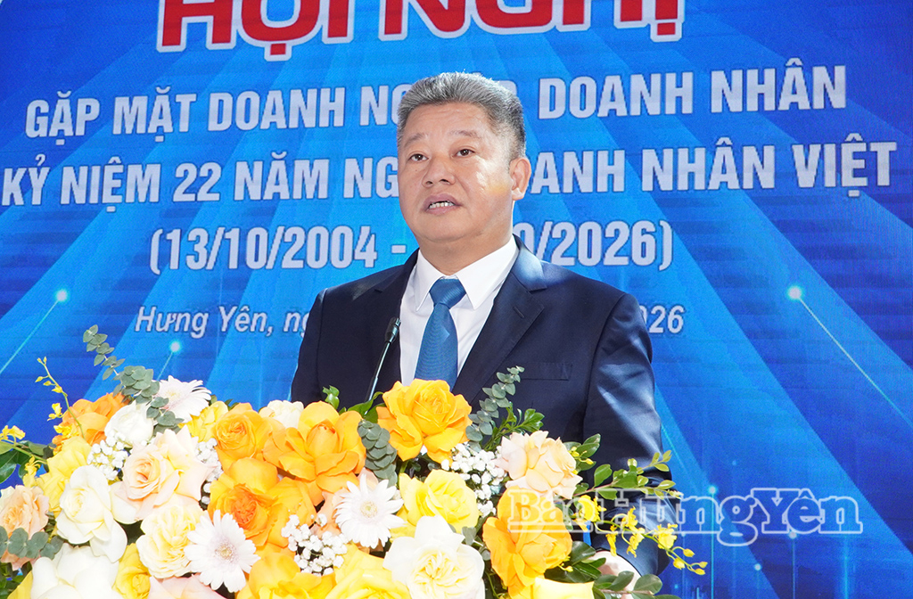 Đồng chí Nguyễn Mạnh Quyền, Phó Bí thư Tỉnh ủy, Chủ tịch UBND tỉnh phát biểu tại hội nghị.
