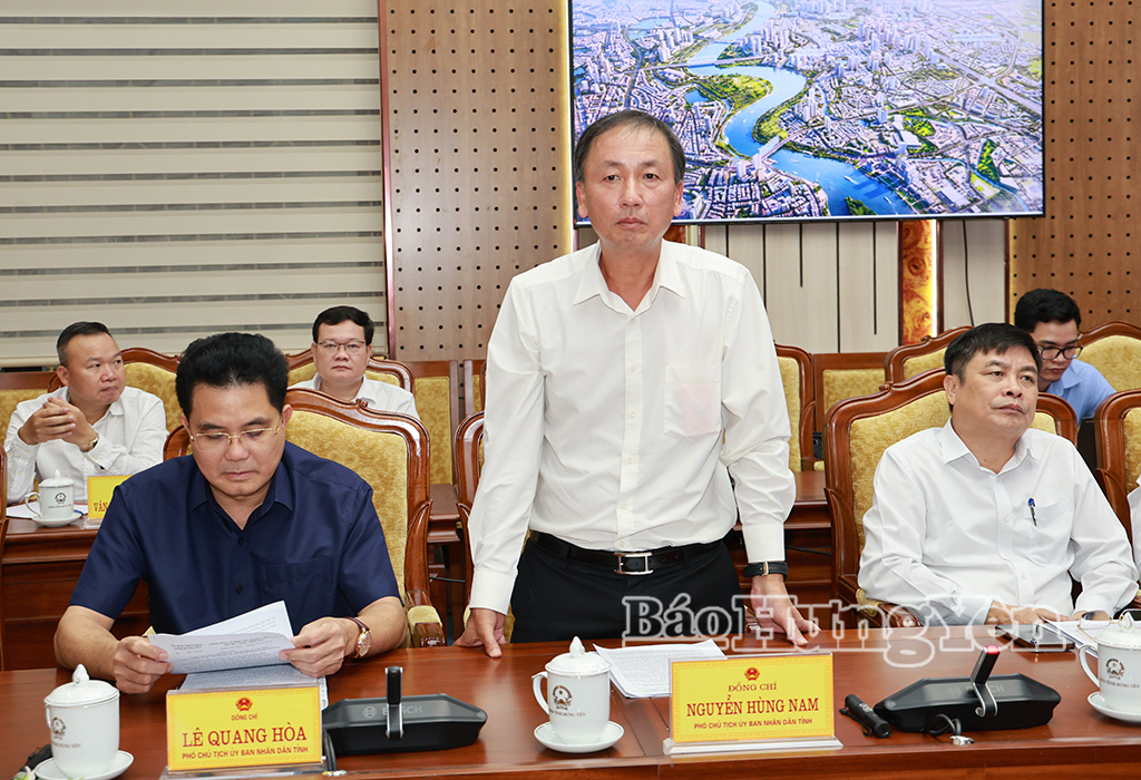 Đồng chí Nguyễn Hùng Nam, Phó Chủ tịch UBND tỉnh phát biểu tại buổi làm việc.