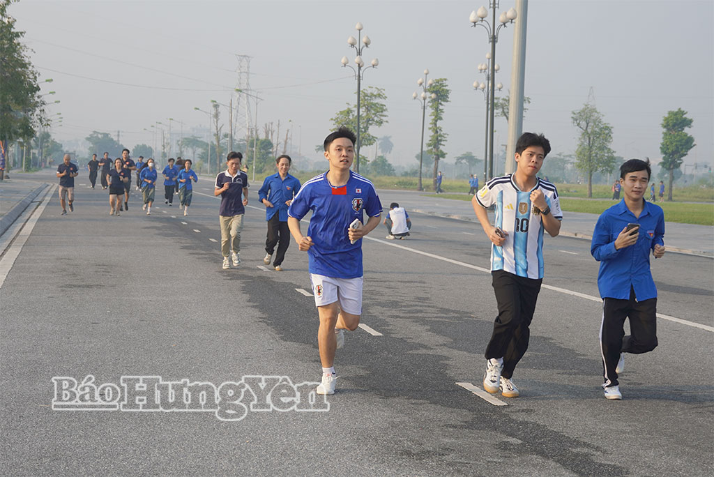 Đoàn viên, thanh niên các trường đại học, cao đẳng tham gia “UpRace 2026”. 