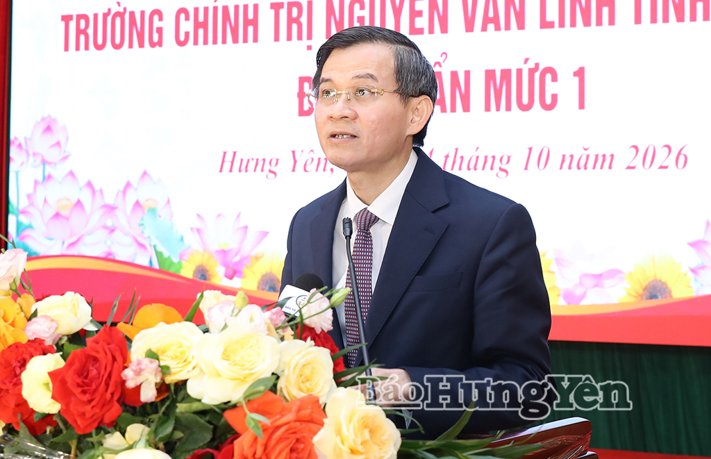 Phó Giáo sư, Tiến sĩ Đoàn Minh Huấn, Ủy viên Bộ Chính trị, Giám đốc Học viện Chính trị quốc gia Hồ Chí Minh phát biểu tại buổi lễ.