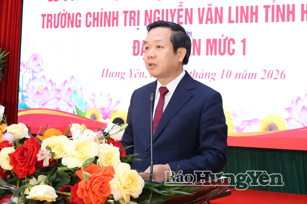Đồng chí Phạm Quang Ngọc, Ủy viên Ban Chấp hành Trung ương Đảng, Bí thư Tỉnh ủy phát biểu tại buổi lễ.