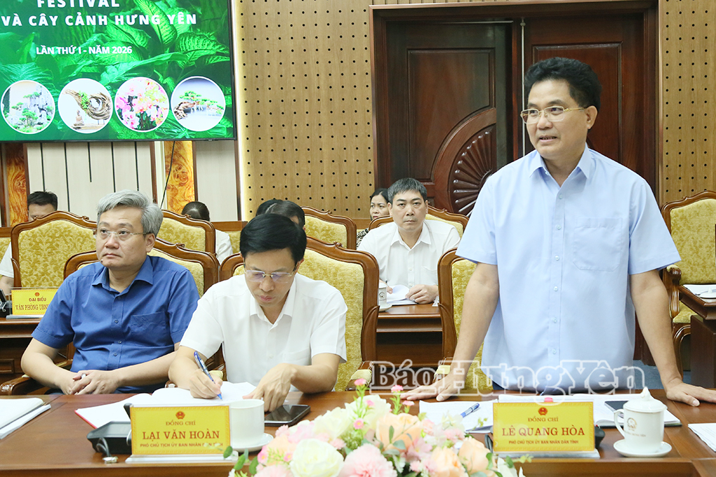 Đồng chí Lê Quang Hòa, Ủy viên Ban Thường vụ Tỉnh ủy, Phó Chủ tịch UBND tỉnh phát biểu tại cuộc họp.