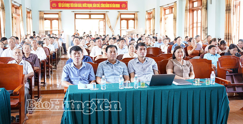Các đại biểu dự hội nghị tại điểm cầu xã Quang Lịch. Ảnh: Vũ Huế