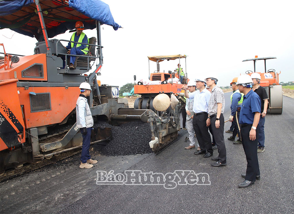 Ban Quản lý dự án đầu tư xây dựng công trình giao thông tăng cường kiểm tra, giám sát thi công, bảo đảm tiến độ, chất lượng dự án đường Tân Phúc – Võng Phan.