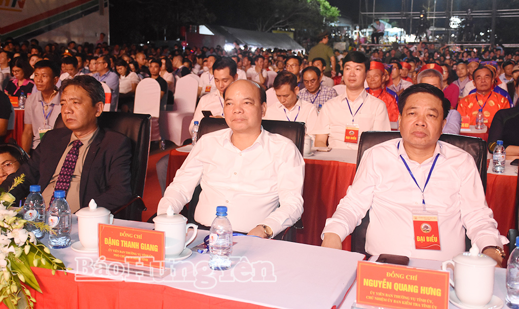 Đồng chí Hoàng Đạo Cương, Thứ trưởng Bộ Văn hóa, Thể thao và Du lịch cùng các đại biểu dự khai mạc lễ hội chùa Keo mùa Thu năm 2026.