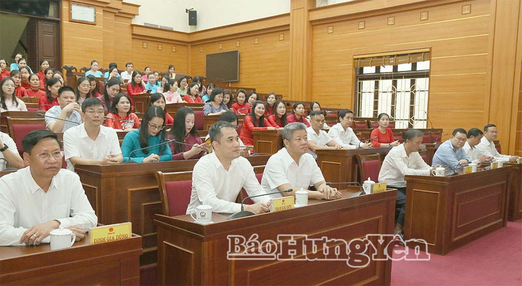 Các đại biểu dự buổi gặp mặt.