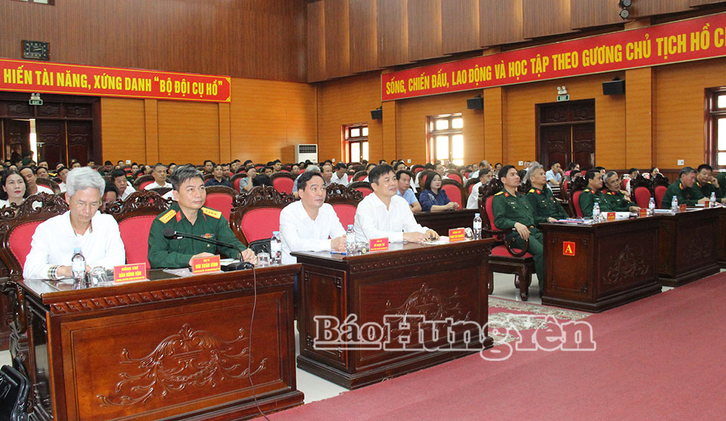 Các đại biểu dự hội nghị.