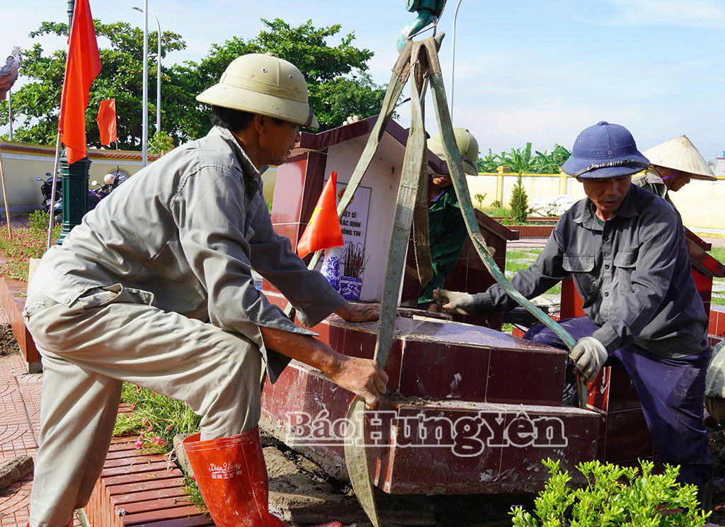 Khai quật mộ liệt sĩ chưa xác định được thông tin để lấy mẫu giám định ADN tại xã Đông Thụy Anh.