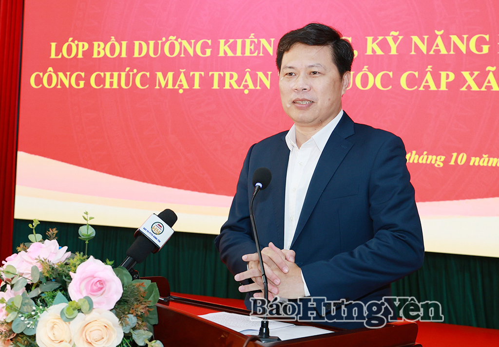 Đồng chí Trần Quốc Toản, Phó Bí thư Thường trực Tỉnh ủy, Chủ tịch Ủy ban MTTQ Việt Nam tỉnh phát biểu tại lễ khai giảng.