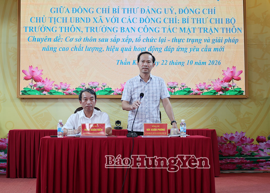 Lãnh đạo xã Thần Khê phát biểu tại buổi đối thoại.