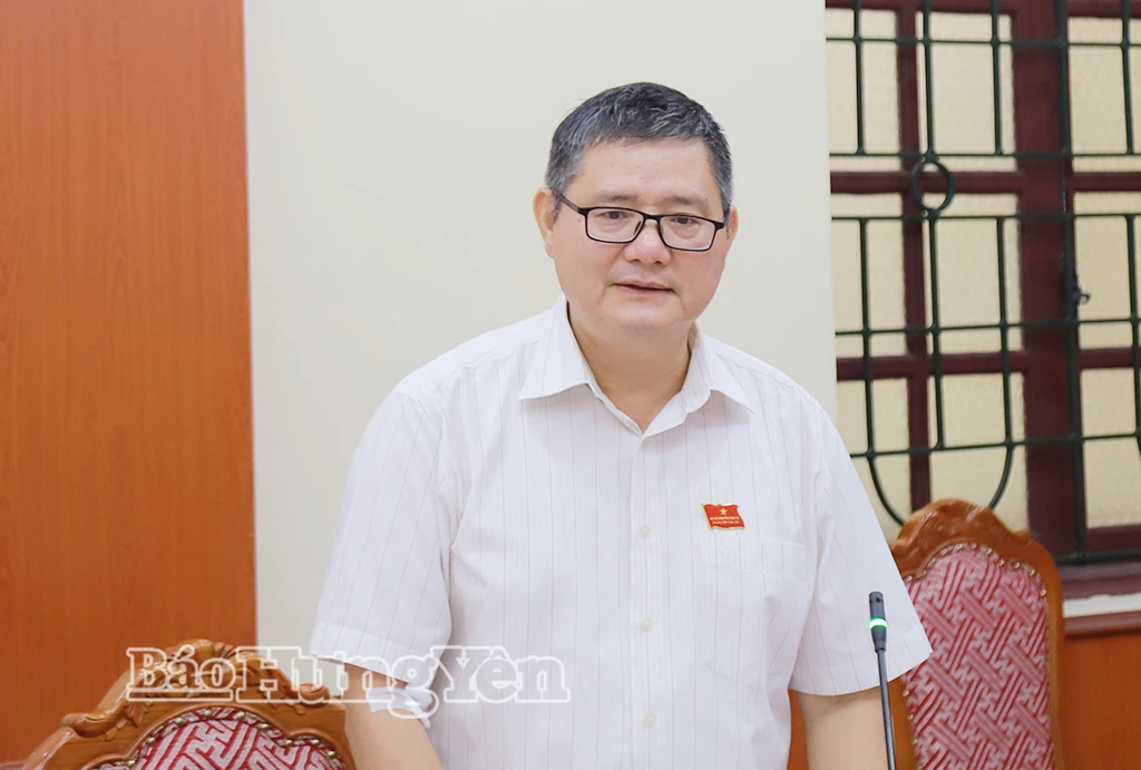 Đồng chí Nguyễn Trung Thành, Trưởng Ban Kinh tế - Ngân sách HĐND tỉnh, Trưởng đoàn giám sát phát biểu tại buổi giám sát.