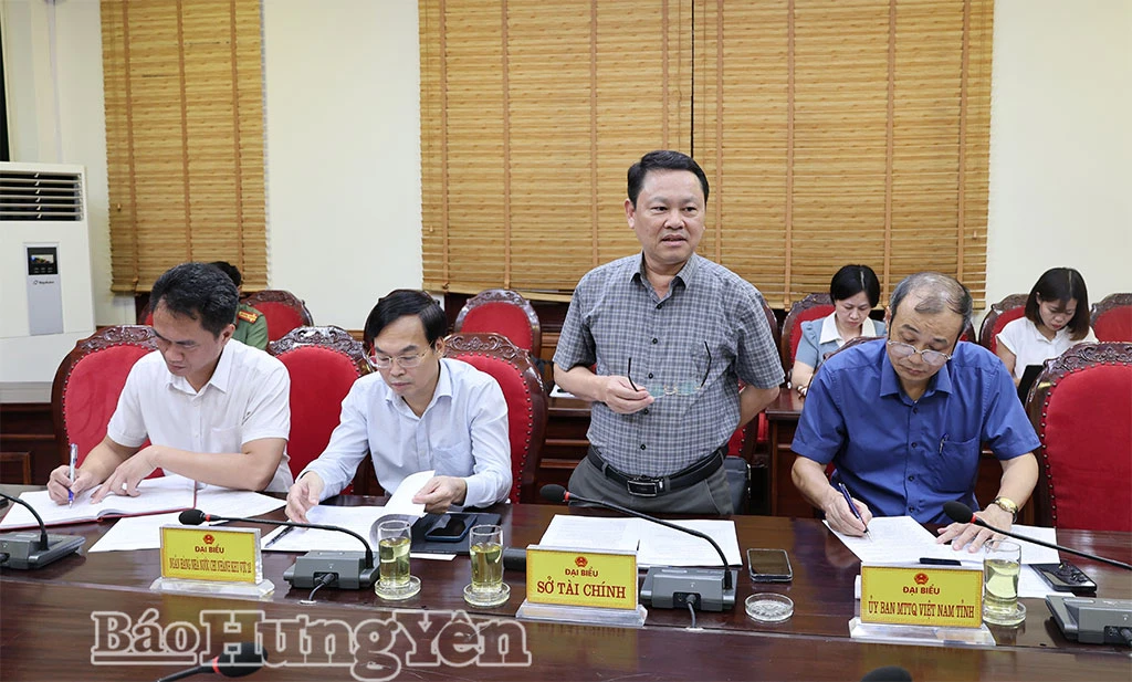 Lãnh đạo Sở Tài chính báo cáo tại buổi làm việc.