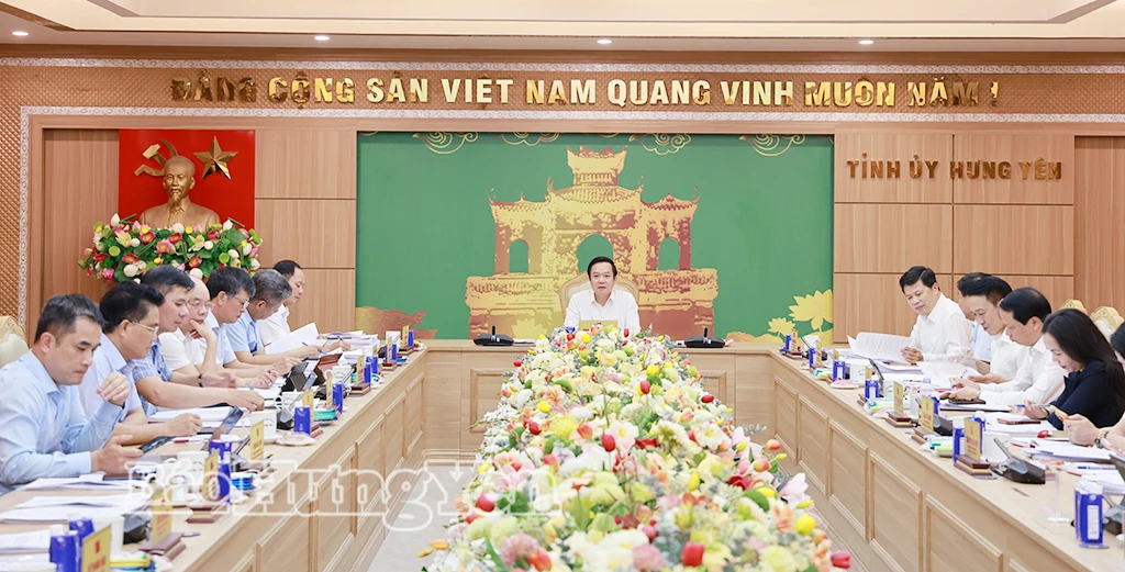 Đồng chí Phạm Quang Ngọc, Ủy viên Ban Chấp hành Trung ương Đảng, Bí thư Tỉnh ủy chủ trì cuộc họp.