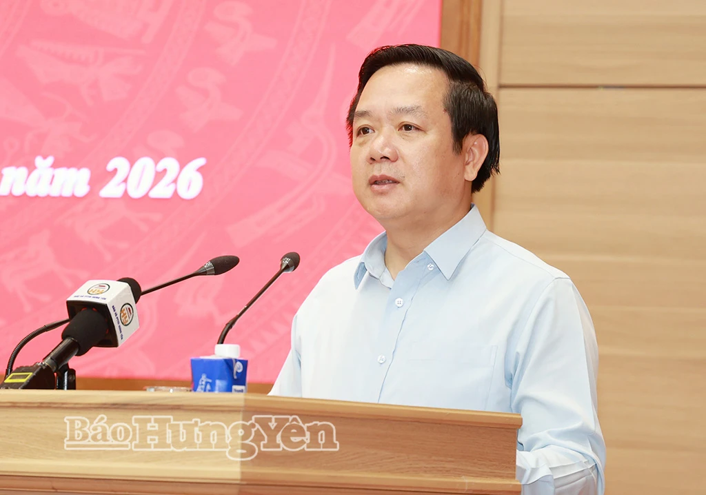 Đồng chí Phạm Quang Ngọc, Ủy viên Ban Chấp hành Trung ương Đảng, Bí thư Tỉnh ủy phát biểu tại hội nghị.