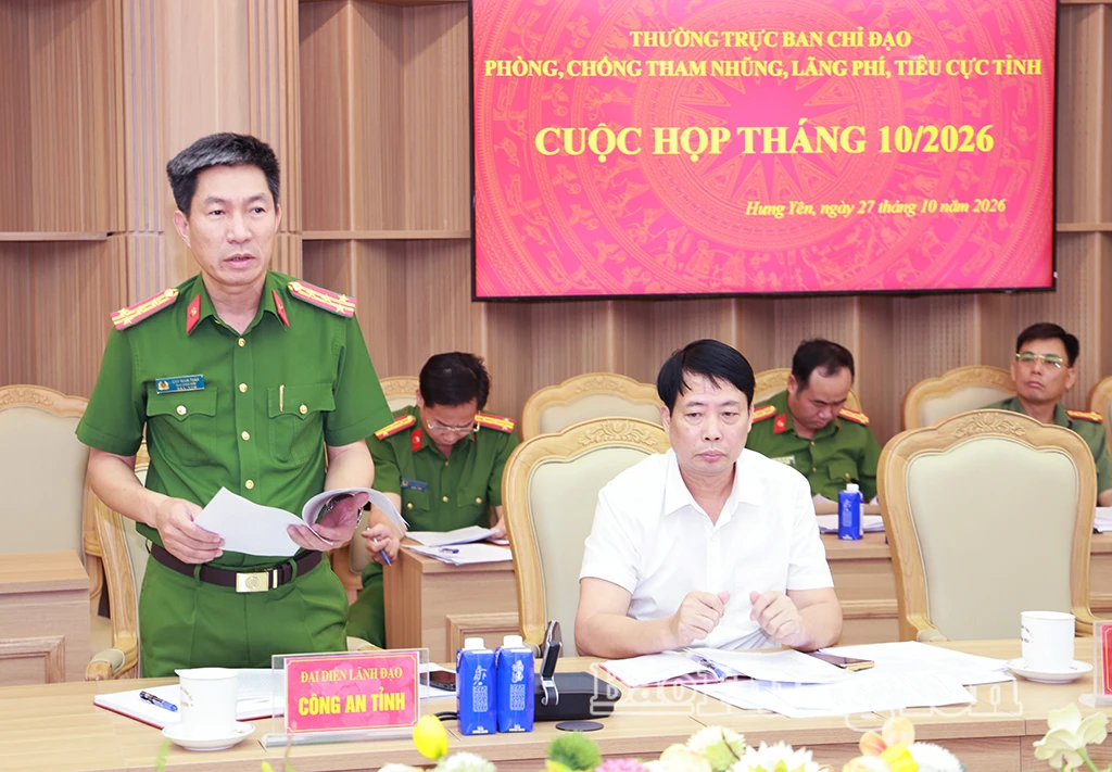 Các đại biểu phát biểu tại cuộc họp.
