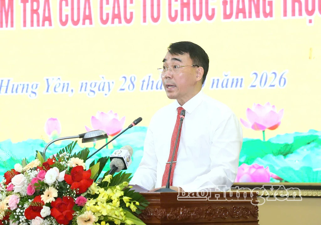 Đồng chí Trần Minh Hải, Bí thư Đảng ủy, Giám đốc Ban Quản lý dự án đầu tư xây dựng công trình giao thông thay mặt lãnh đạo các đơn vị phát biểu nhận nhiệm vụ.