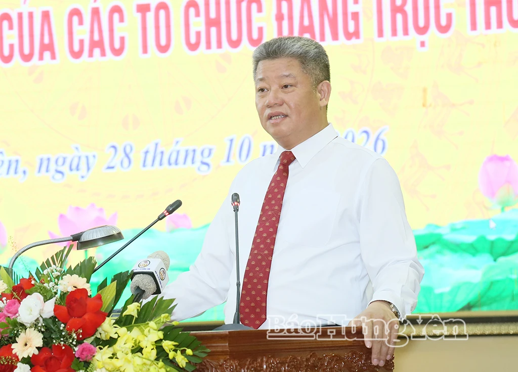 Đồng chí Nguyễn Mạnh Quyền, Phó Bí thư Tỉnh ủy, Bí thư Đảng ủy, Chủ tịch UBND tỉnh phát biểu tại hội nghị.