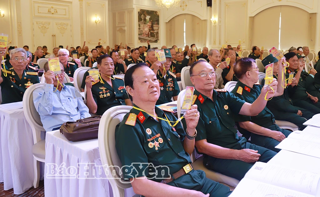 Đại biểu biểu quyết bầu Ban Chấp hành Hội Nạn nhân chất độc da cam/dioxin tỉnh Hưng Yên nhiệm kỳ 2026 - 2031.