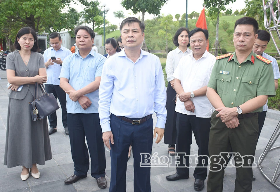 Đồng chí Phạm Văn Nghiêm, Phó Chủ tịch UBND tỉnh kiểm tra công tác chuẩn bị tổ chức điểm cầu truyền hình trực tiếp Chung kết Đường lên đỉnh Olympia 2026.